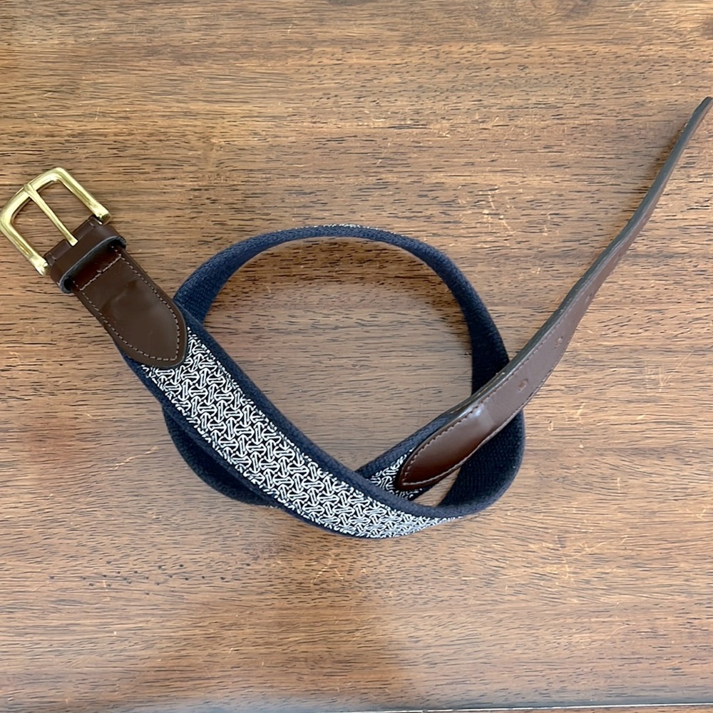 Vineyard Vines size 32 belt